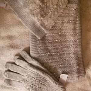 Hat, gloves and infinity scarf- light grey